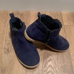 Tucker + Tate scalloped Chelsea boot (toddler and little kid) Size 1M